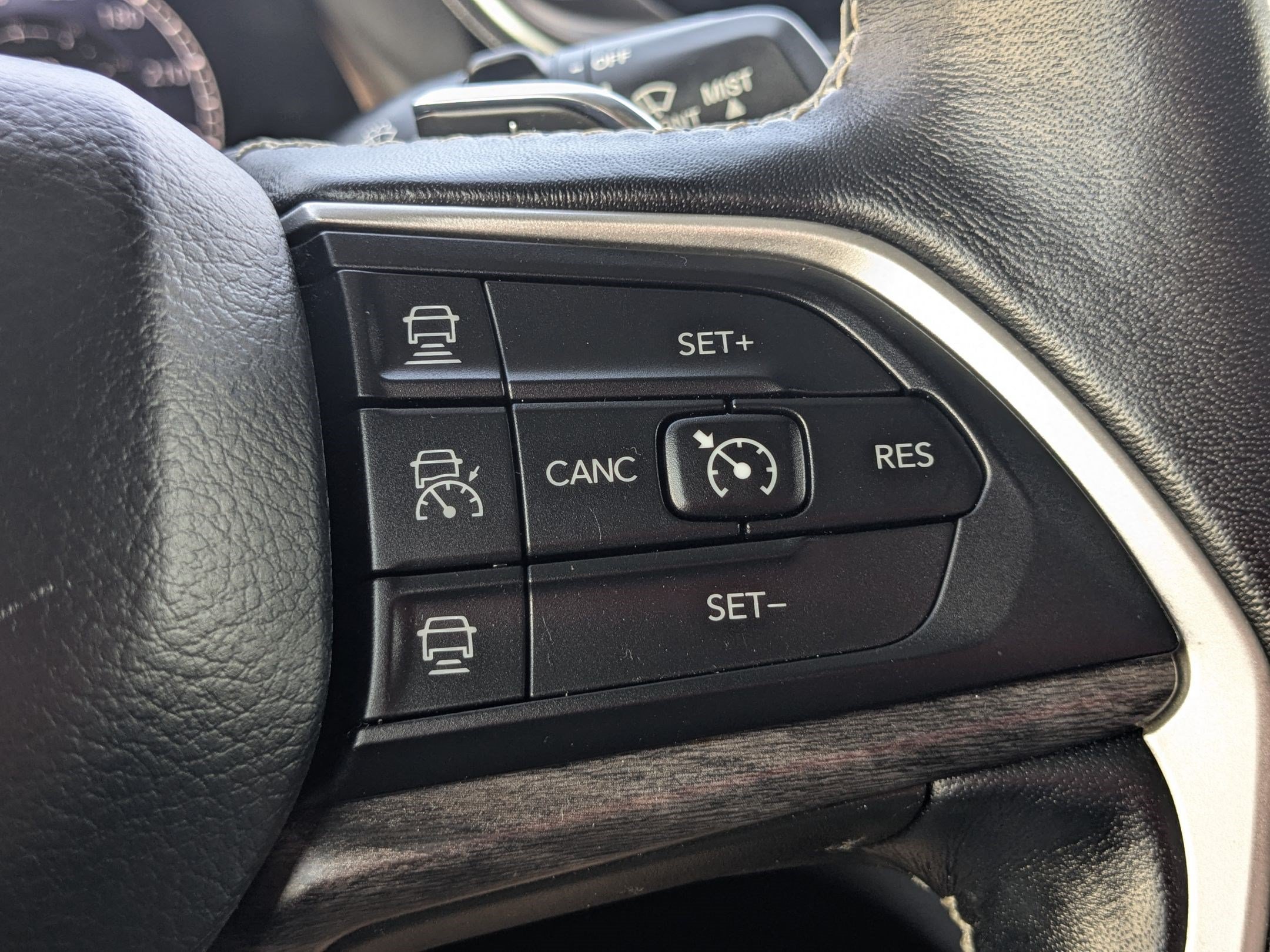 Used 2021 Bright White Clearcoat Jeep Limited image 19