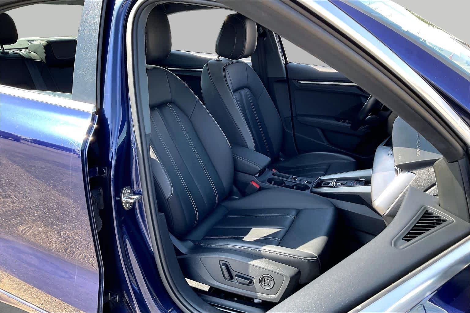 Used 2024 Navarra Blue Metallic Audi Premium image 9