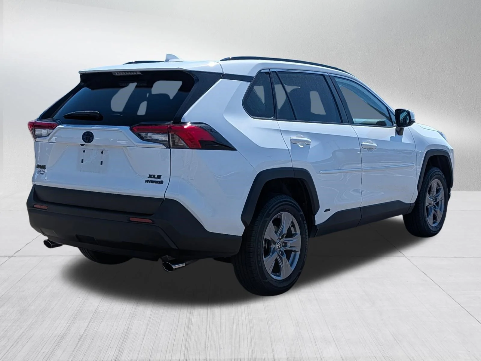 Used 2022 White Toyota Hybrid XLE image 7