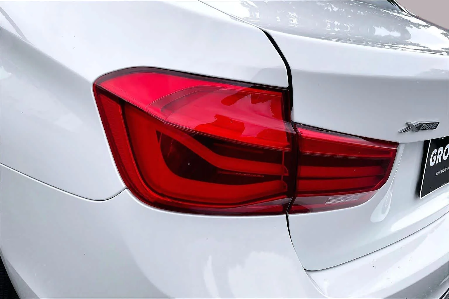 Used 2017 Alpine White BMW 330i xDrive image 29