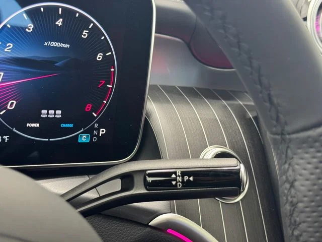 New 2027 Polar White Mercedes-Benz GLC 300 image 27