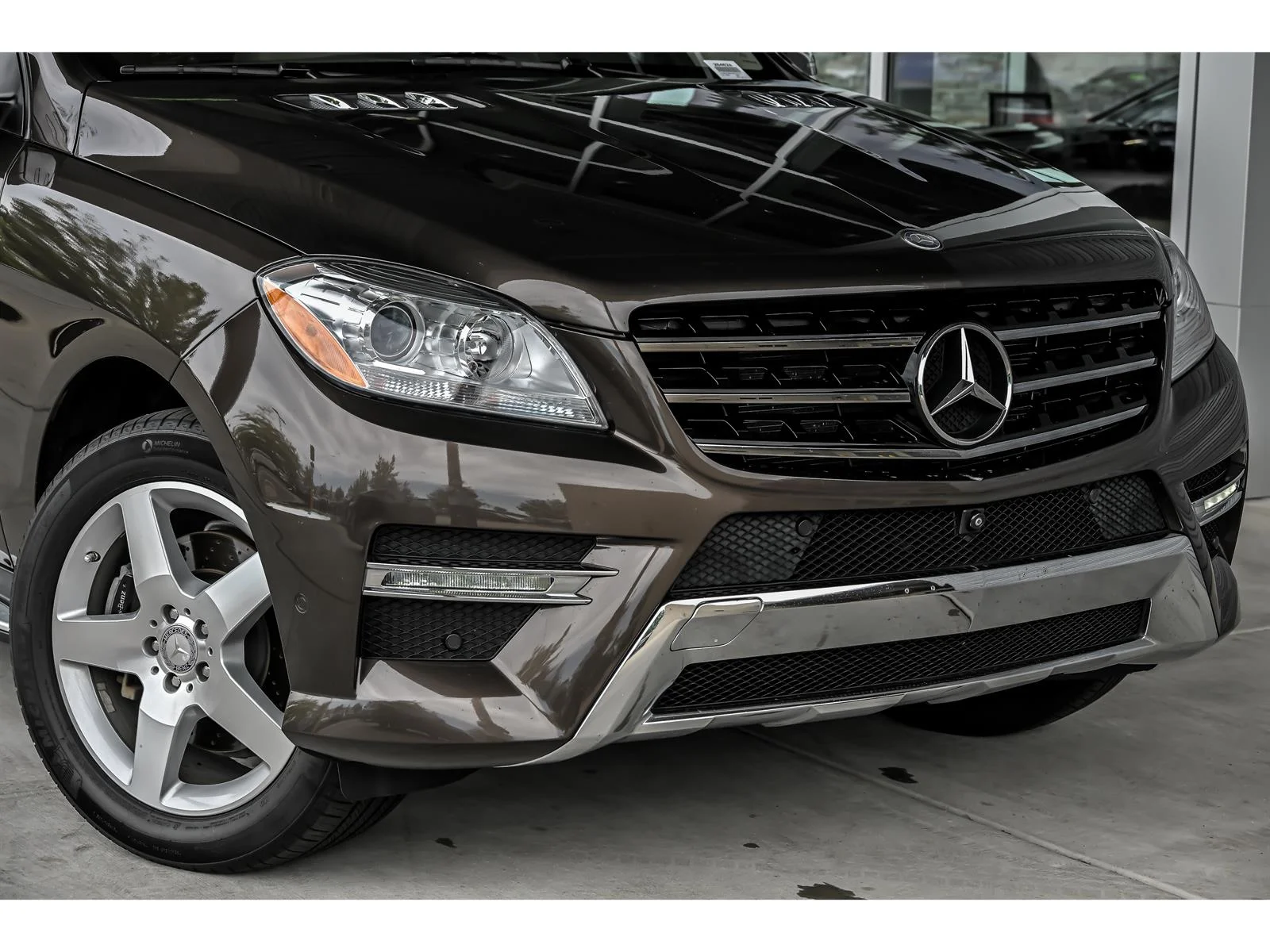 Used 2015 Brown Mercedes-Benz ML 400 image 2