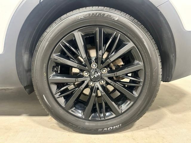 Used 2022 White Pearl Kia SX image 24