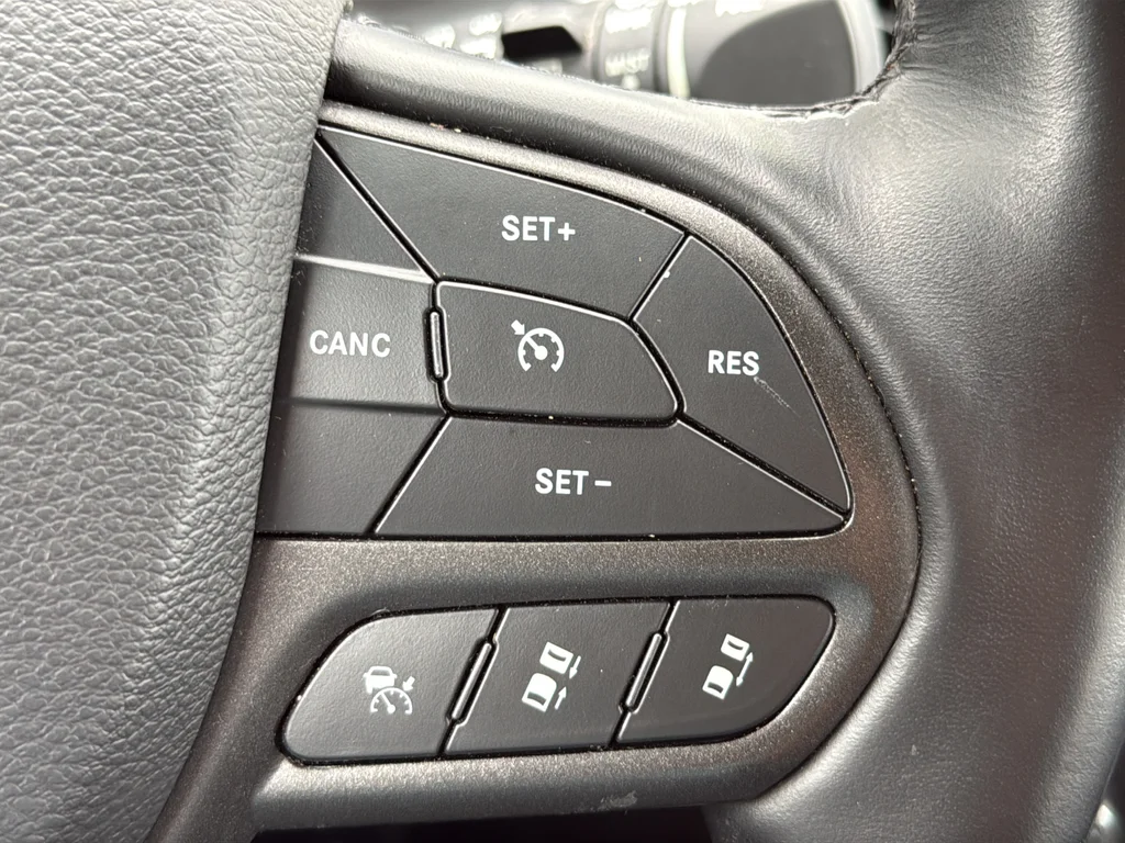 Used 2021 White Jeep Trailhawk image 14