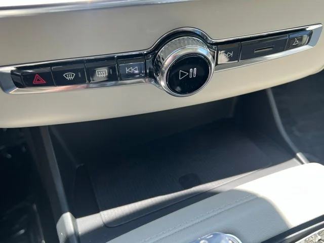 2025 Volvo XC90 Ultra - Photo 14