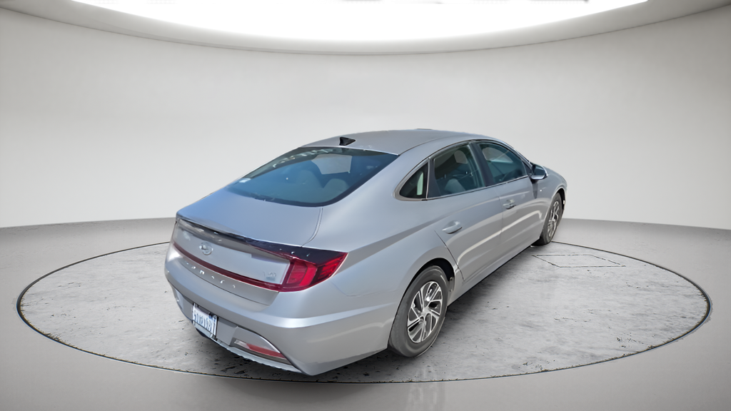 Used 2021 Shimmering Silver Hyundai Blue image 3