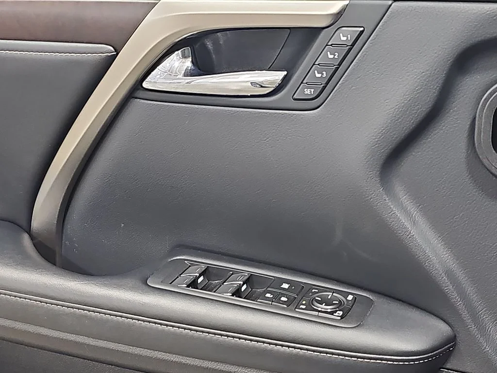 Used 2022 ATOMIC SILVER Lexus 450h image 30