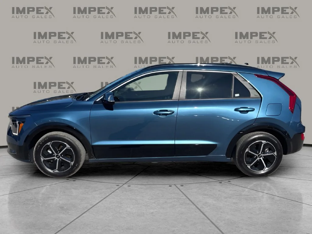 Used 2025 Blue Kia SX image 2