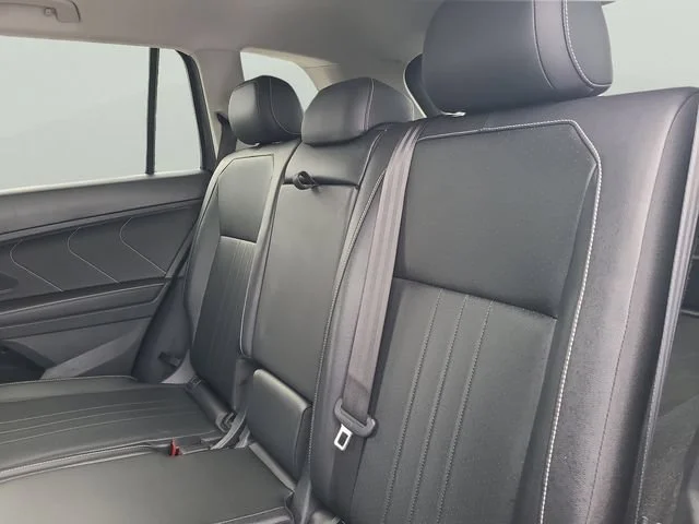 Used 2024 Gray Volkswagen SE image 8