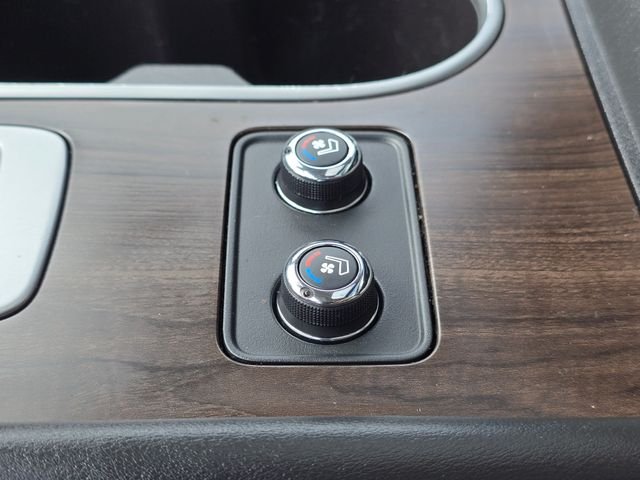 Used 2020 Pearl White Tricoat Nissan Platinum image 38