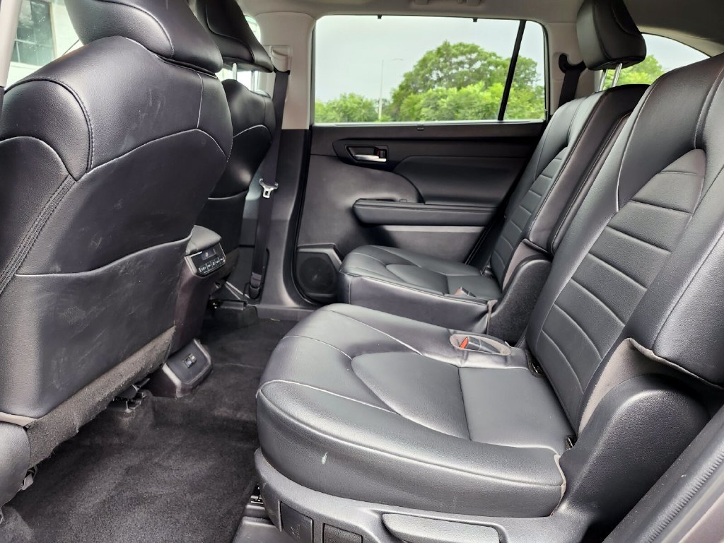Used 2022 Gray Toyota XLE image 17