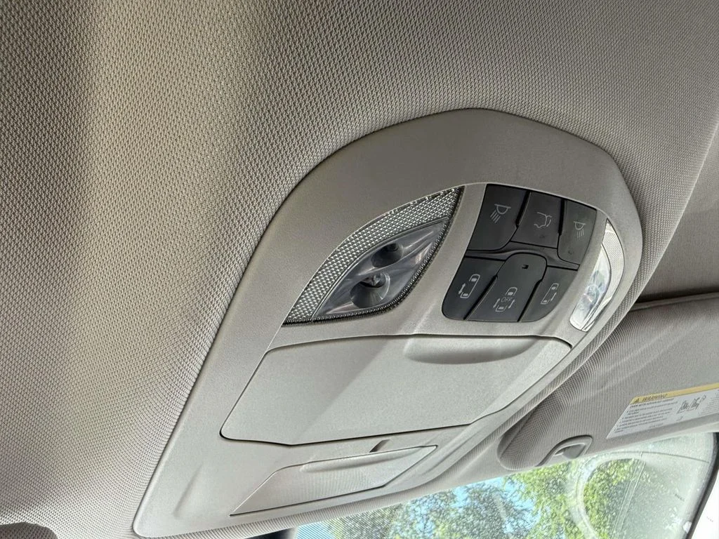 Used 2024 White Chrysler Touring L image 27