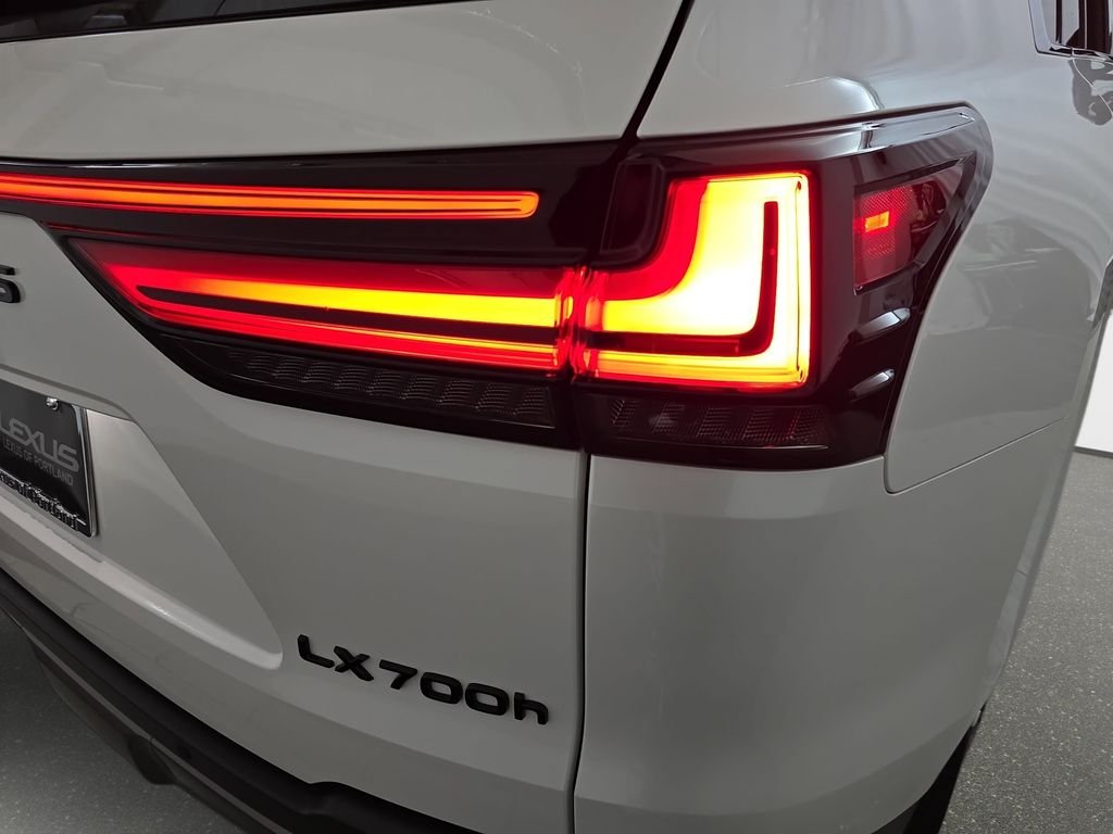 2025 Lexus LX 700h Luxury - Photo 31