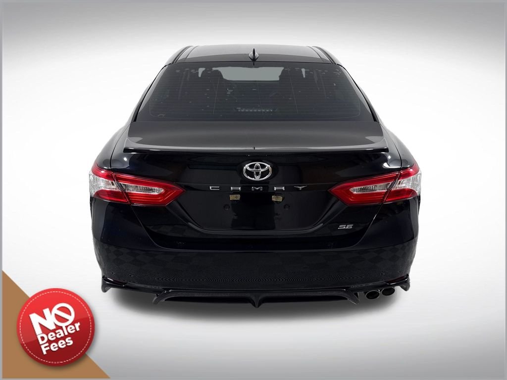 2020 Toyota Camry SE - Photo 5