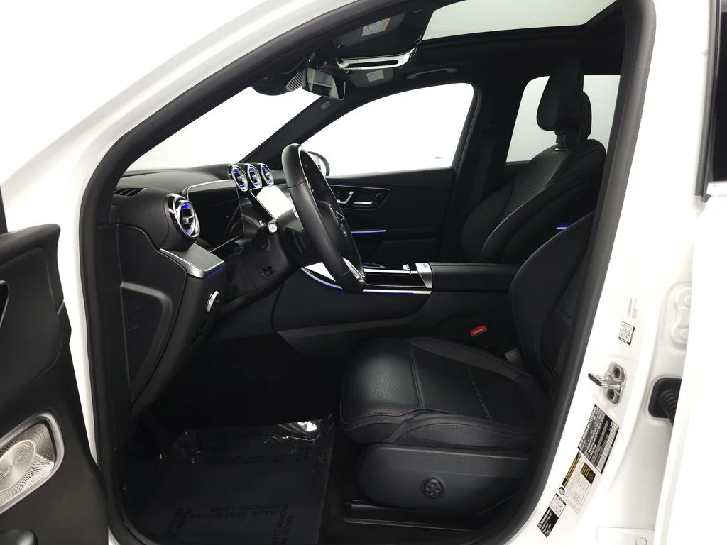 Certified Used 2026 Polar White Mercedes-Benz GLC 300 image 8