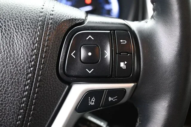 Used 2019 Blue Toyota XLE image 18