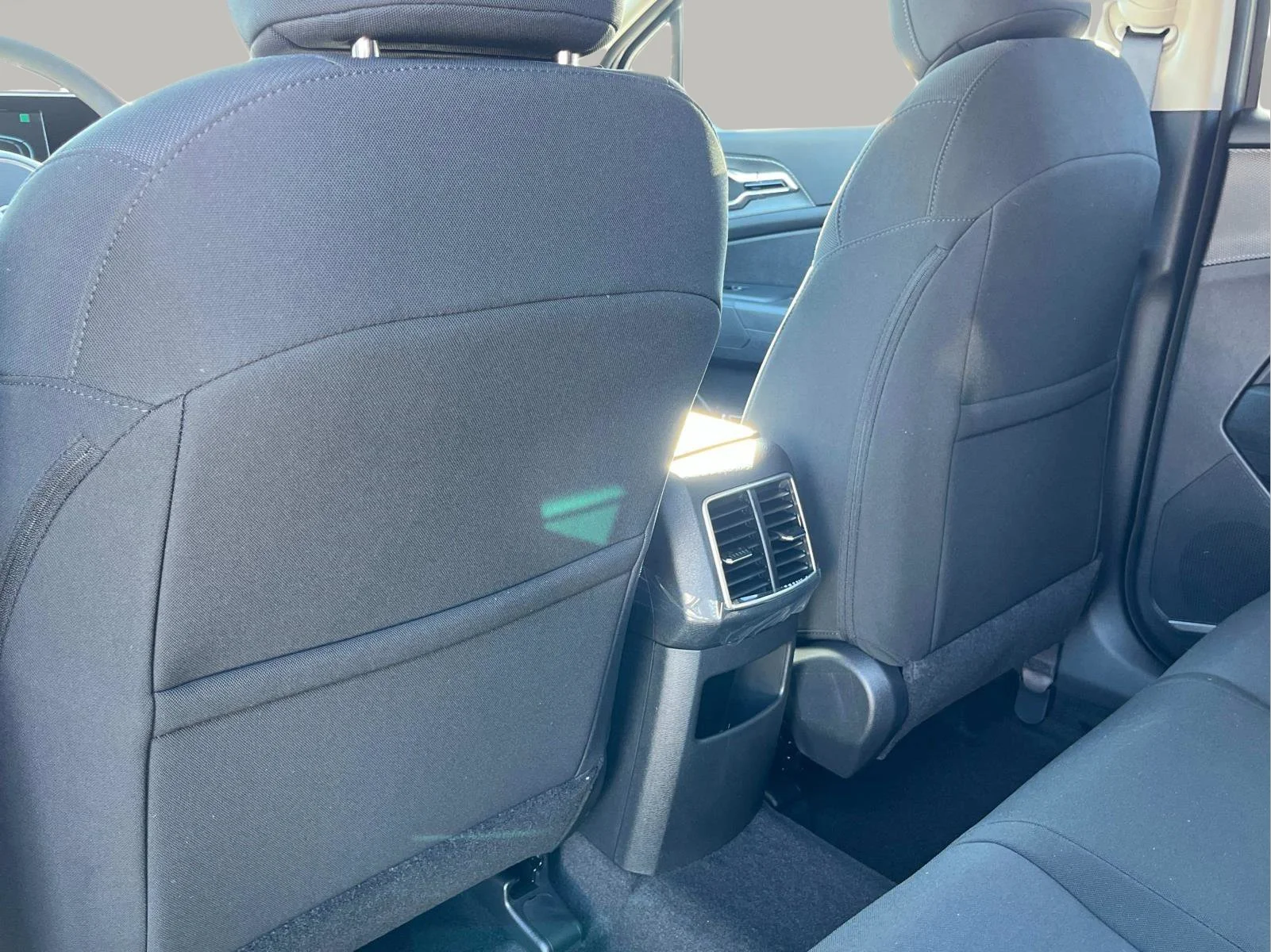 2025 Kia Sportage LX Hybrid - Photo 18