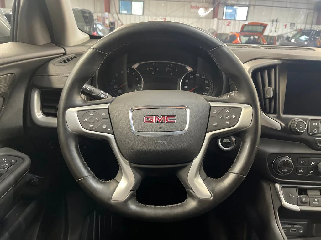 Used 2023 Silver GMC SLT image 20