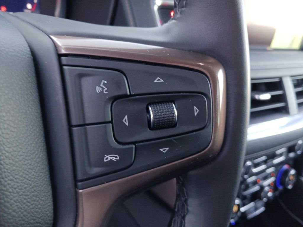 Used 2023 Iridescent Pearl Tricoat Chevrolet High Country image 35