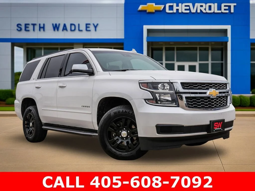 Used 2018 IRIDESCENT PEARL TRICOAT Chevrolet LT image 1