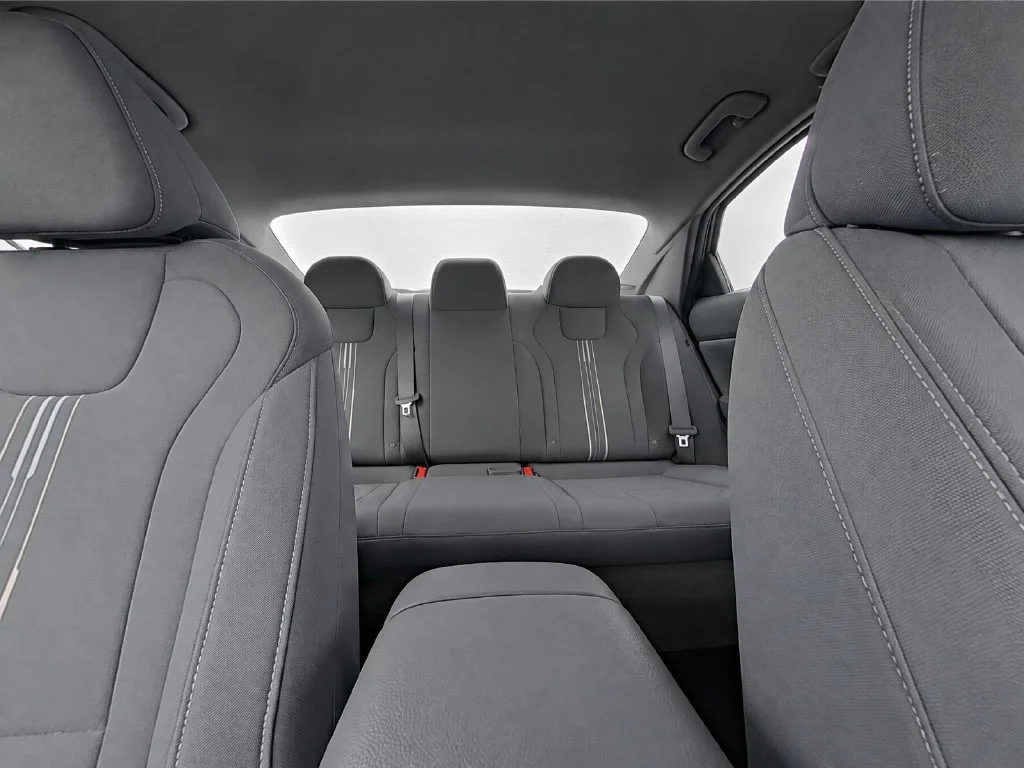 Used 2025 Gray Hyundai SEL Sport image 17