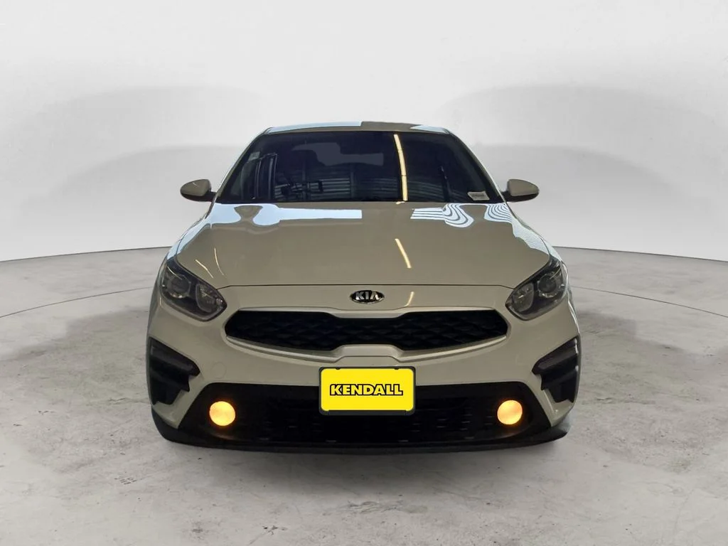 Used 2021 White Kia FE image 2