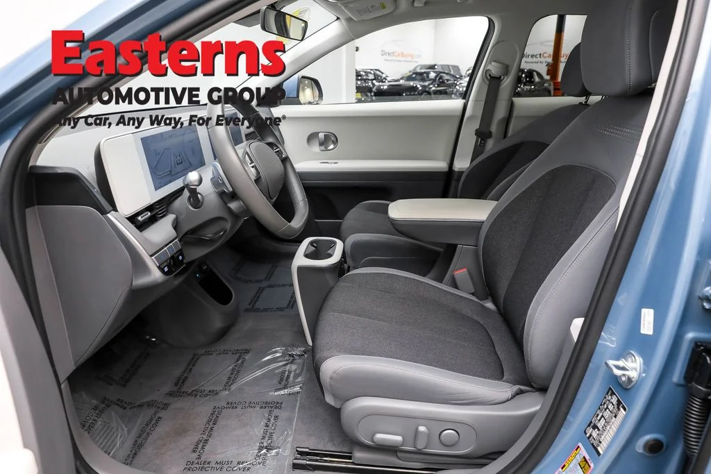 Used 2023 Blue Hyundai SE image 14