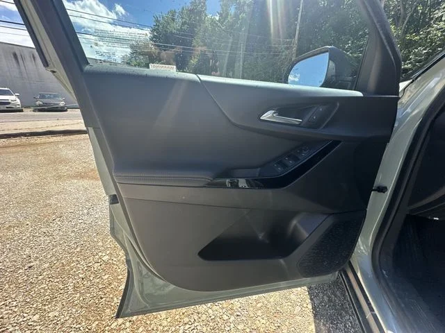 Used 2025 Green Chevrolet LT image 25