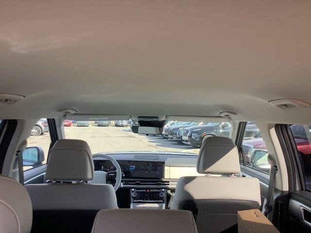 New 2026 Shimmering Silver Hyundai SEL image 13