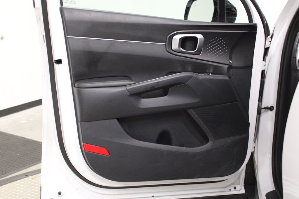 2023 Kia Sorento S - Photo 18