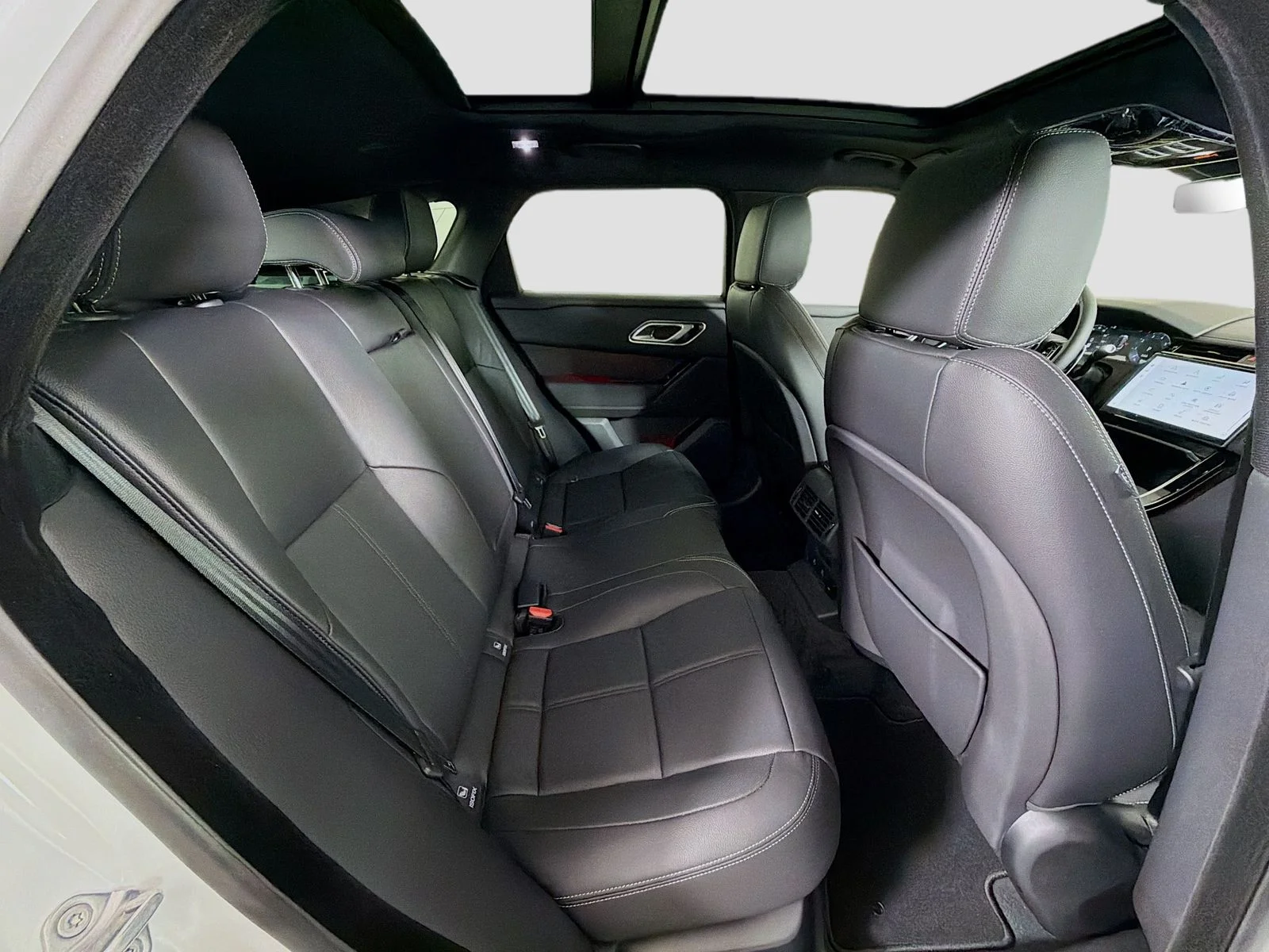 New 2026 Fuji White Land Rover Belgravia Edition image 32