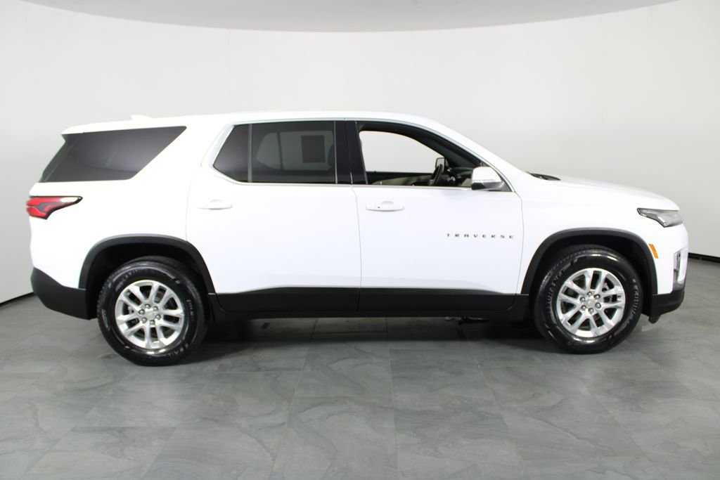 2023 Chevrolet Traverse LS - Photo 11