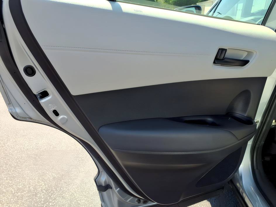 Used 2023 Sonic Silver Toyota L image 15