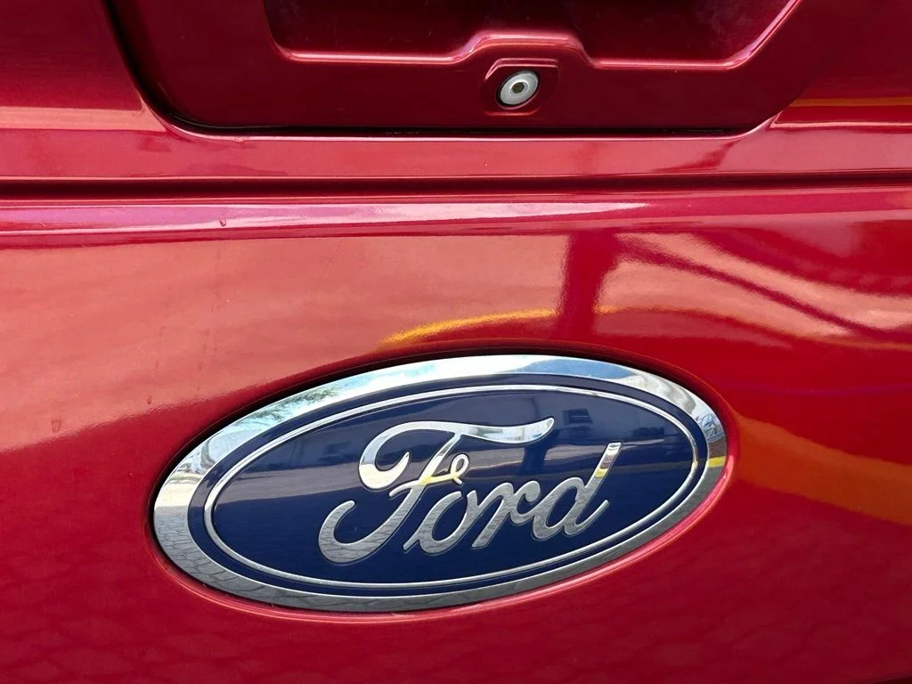 Used 2016 Ruby Red Metallic Ford Lariat image 23