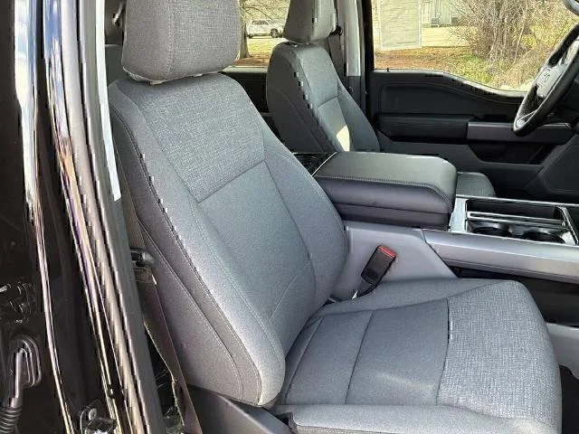 New 2026 Agate Black Metallic Ford XLT image 40