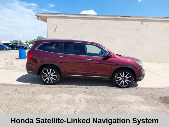 Used 2020 Deep Scarlet Pearl Honda Touring image 3