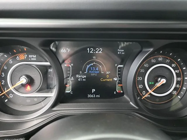 Certified Used 2025 Gray Jeep Sahara image 30