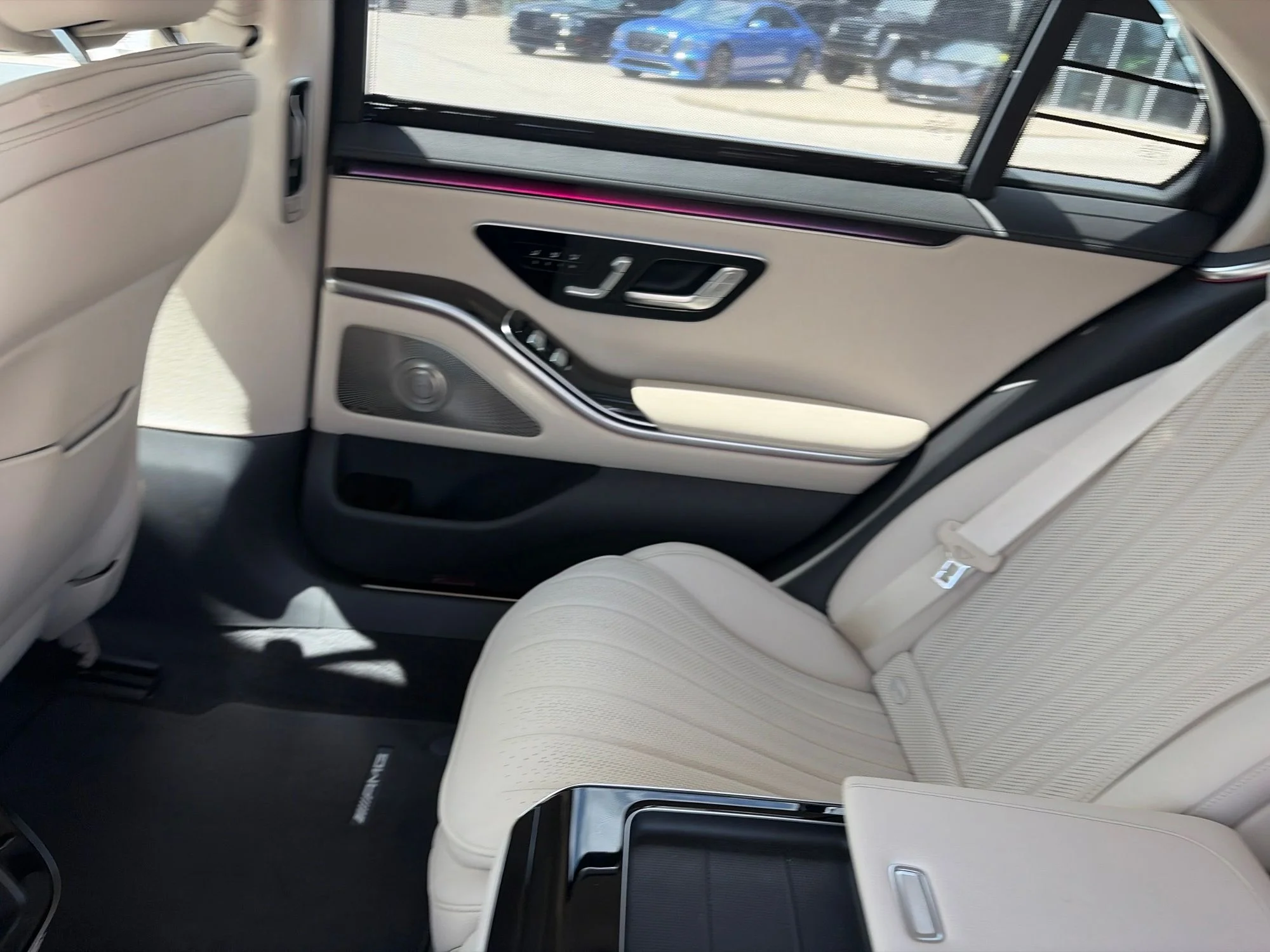 Used 2023 Gold Mercedes-Benz S 500 image 9