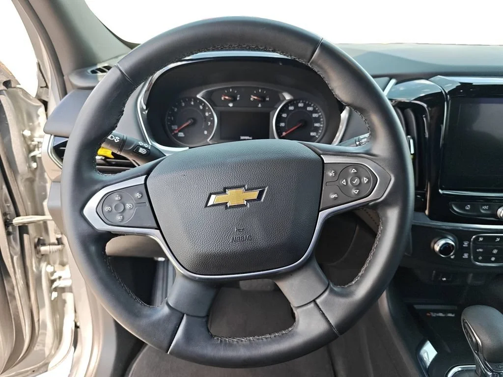 Used 2023 STERLING GRAY METALLIC Chevrolet LT Cloth image 18