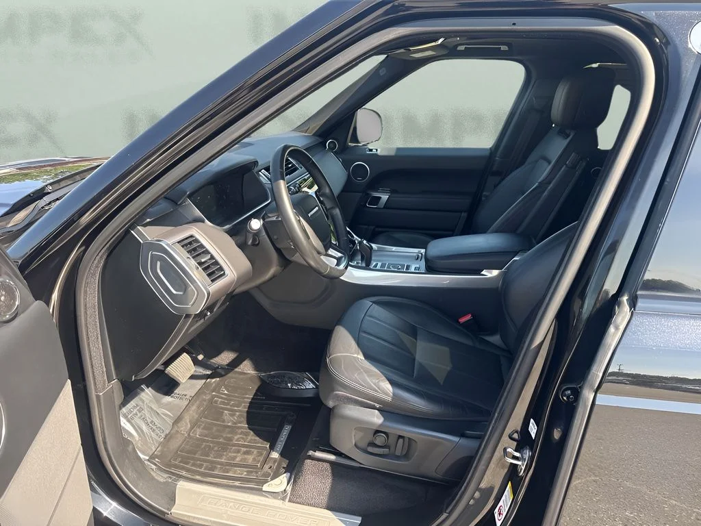 Used 2020 Black Land Rover HSE image 9