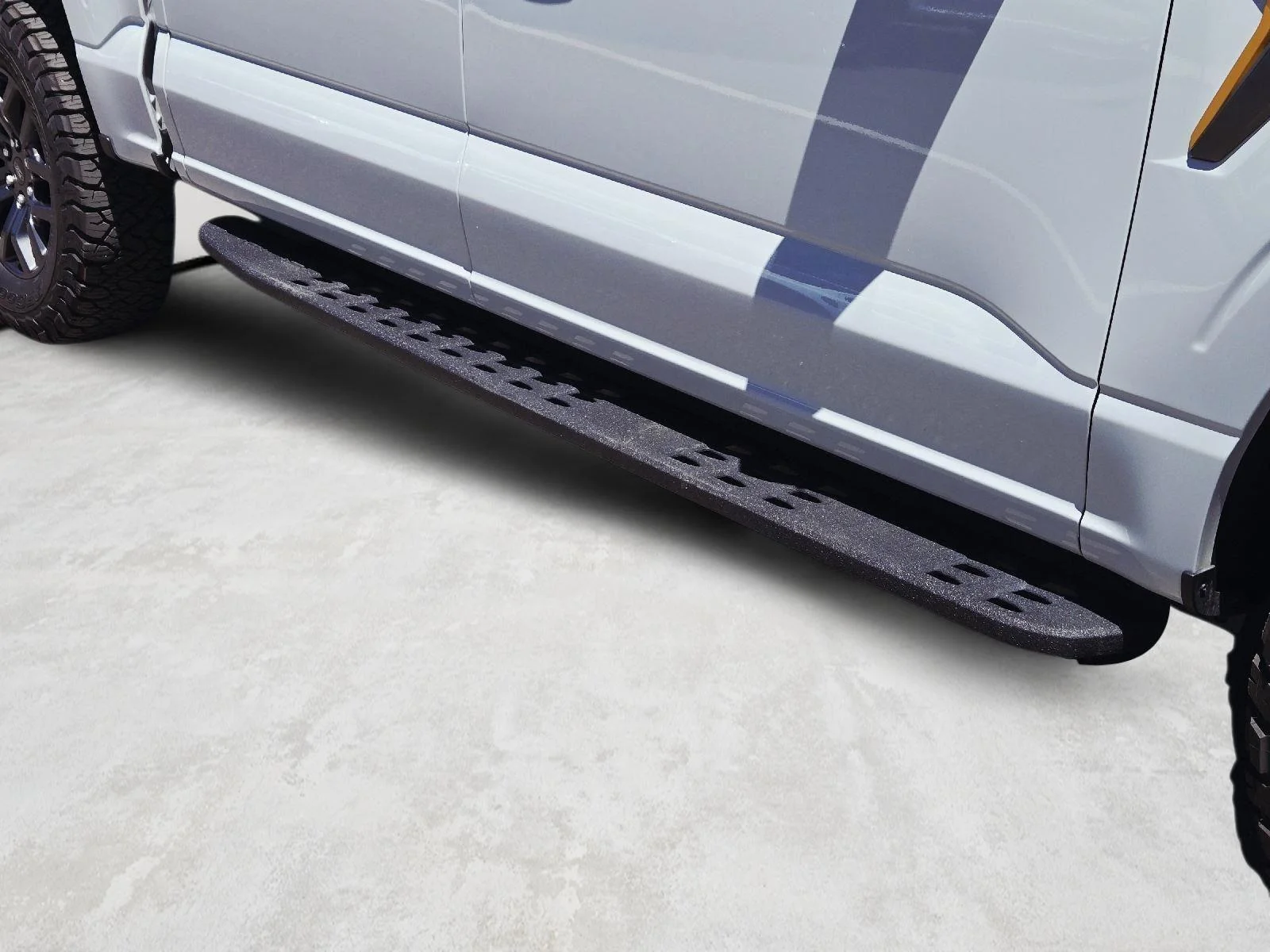 Used 2023 Avalanche Gray Ford Tremor image 8