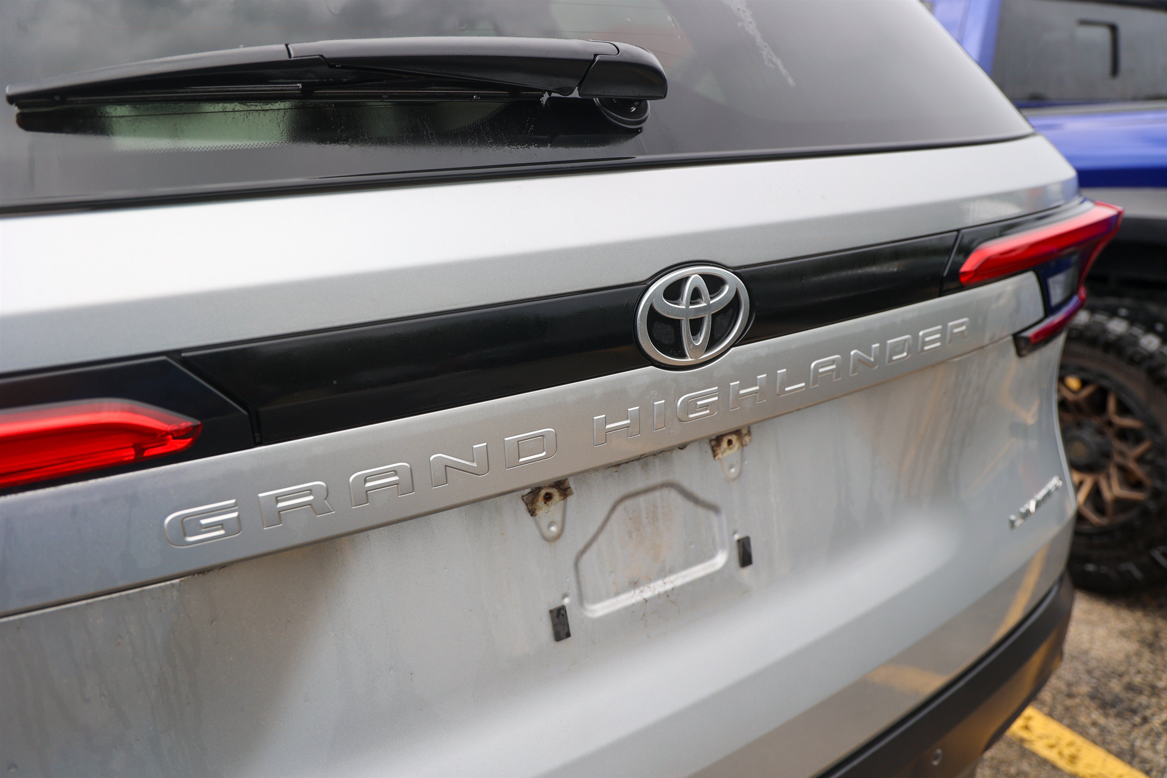 Used 2024 CELESTIAL SILVER Toyota Limited image 10