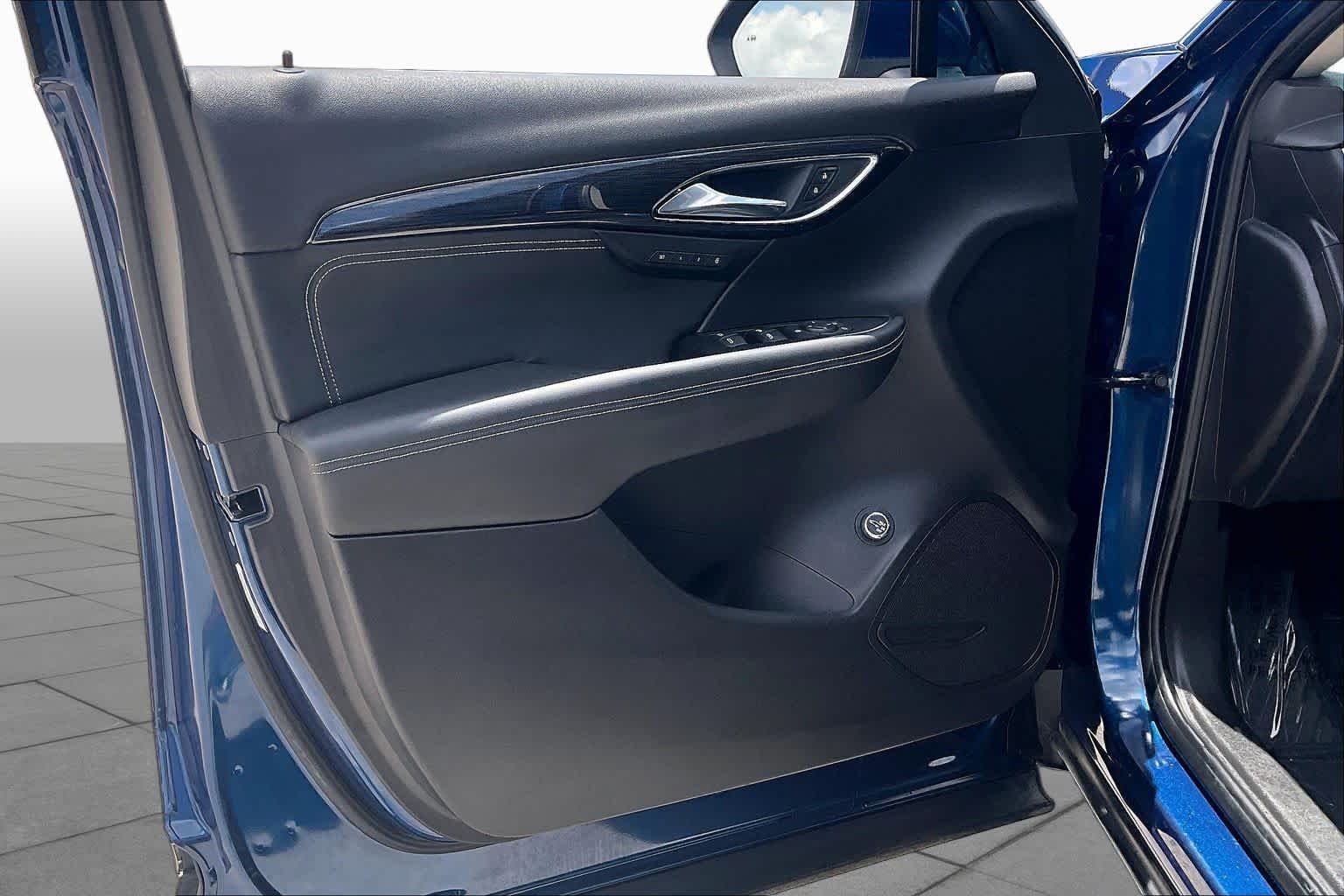 Used 2023 Sapphire Metallic Buick Essence image 20