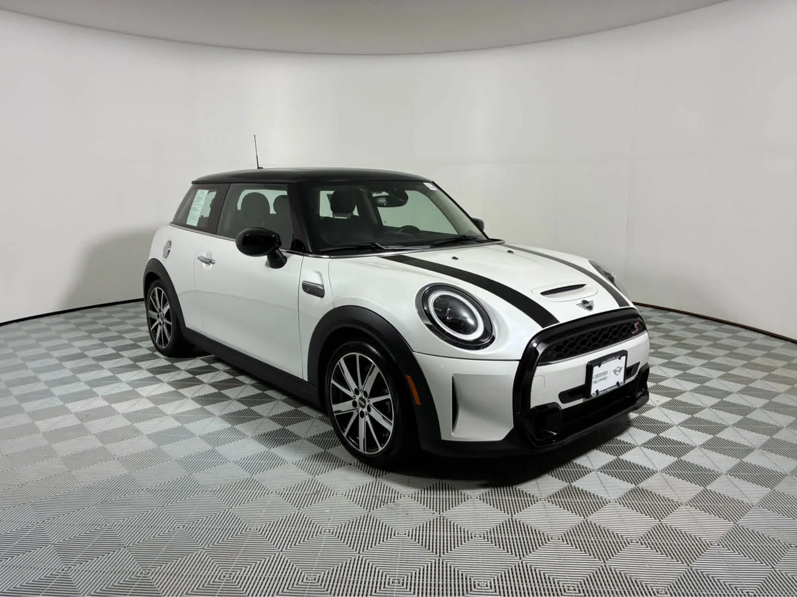 2024 MINI Hardtop Cooper S's photo