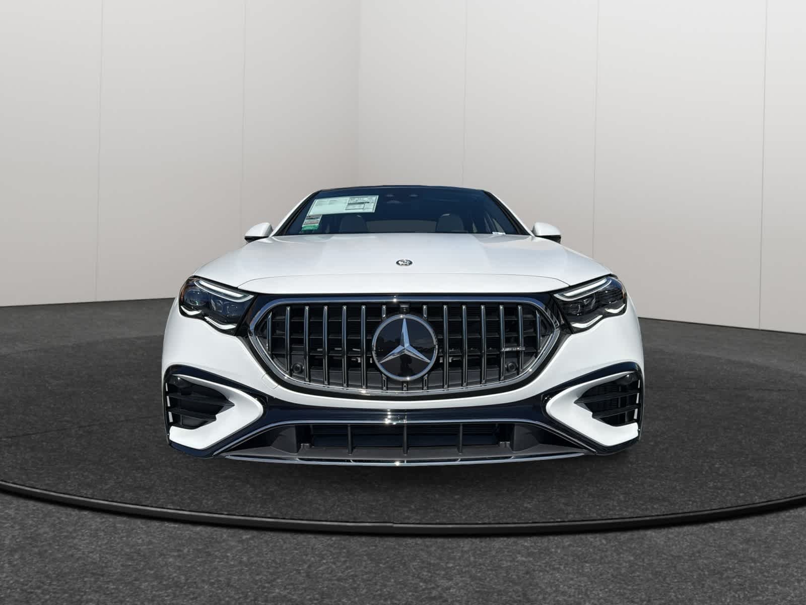 New 2026 MANUFAKTUR Moonlight White Magno Mercedes-Benz AMG® E 53 E image 2