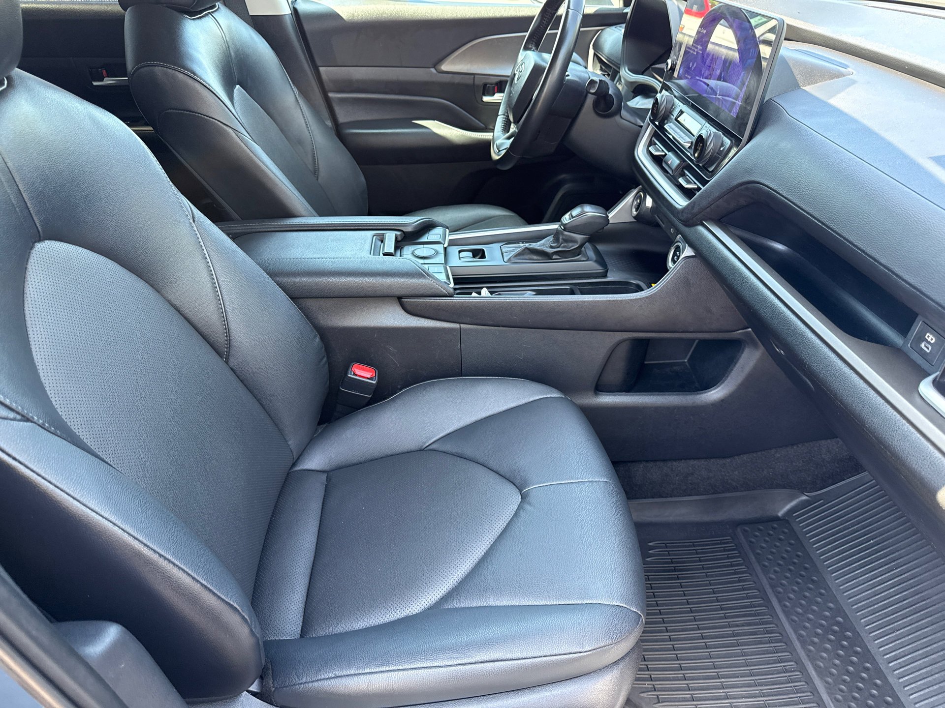 Certified Used 2024 Cloud Toyota XLE image 13