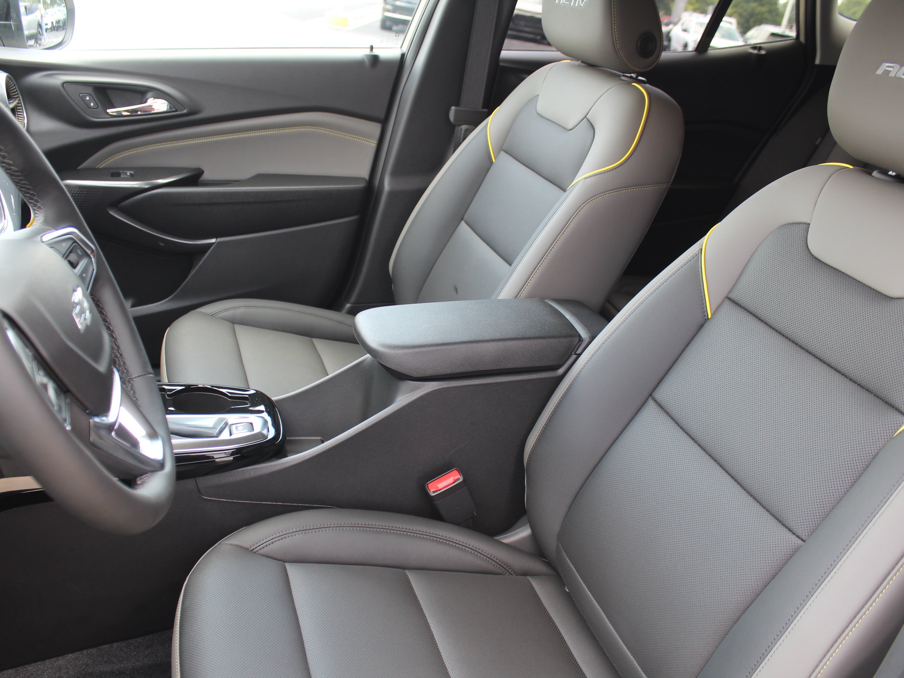 2026 Chevrolet Trax Activ - Photo 9