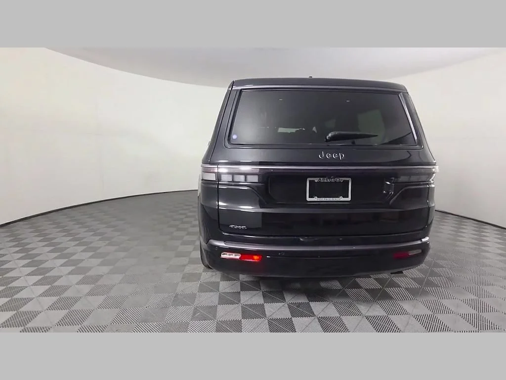 New 2026 High Gloss Black Exterior Paint Jeep Limited Altitude image 31