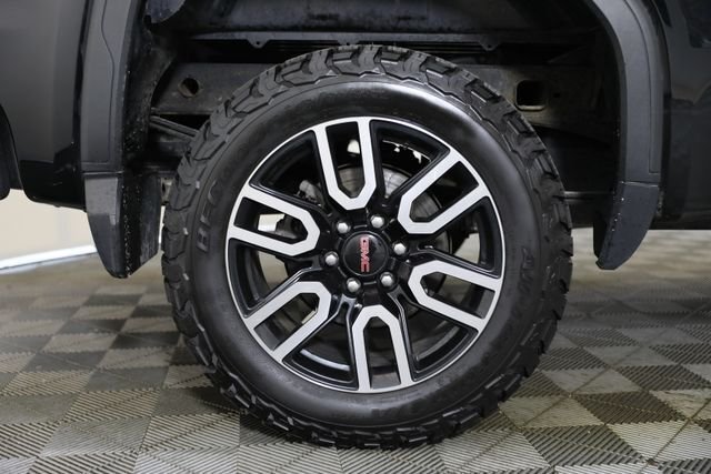 Used 2022 Black GMC AT4 image 33