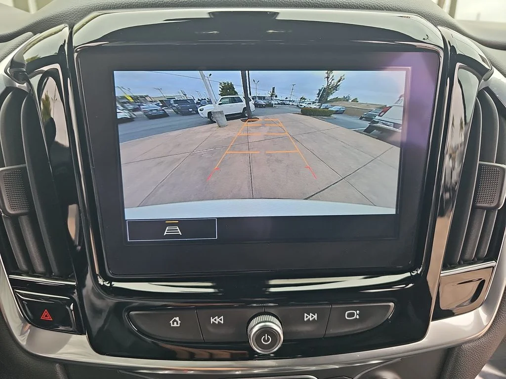 Used 2022 White Chevrolet LT image 24